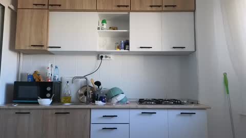 Liza online show from 4, 3, 2025