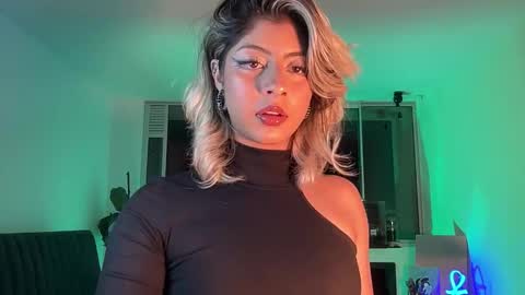 Lizeth online show from 30, 10, 2025