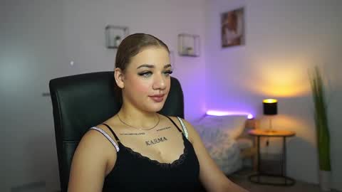 Snapshot of lizbethbierss chatting on 14, 12, 2025 Elizabeth online show from 14, 12, 2025