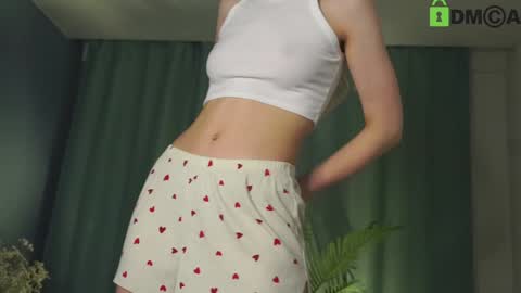 Snapshot of lizbethcoll chatting on 9, 1, 2025 Sunnheart online show from 9, 1, 2025