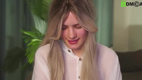 Snapshot of lizbethcoll chatting on 8, 2, 2025 Sunnheart online show from 8, 2, 2025