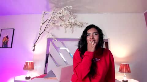 Snapshot of lizz_miller__ chatting on 28, 5, 2026 Lizz online show from 28, 5, 2026