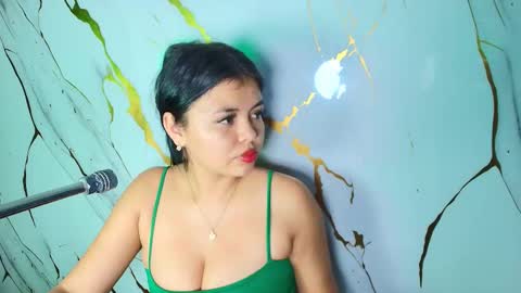 Lizz  online show from 4, 12, 2025