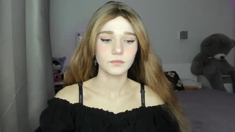 lizza_a online show from 8, 4, 2026