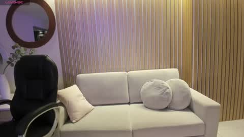 Snapshot of lizzhamilton_ chatting on 10, 3, 2025 Lizzi online show from 10, 3, 2025
