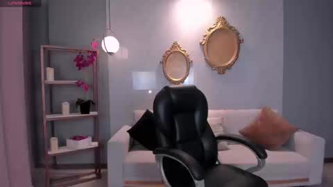Snapshot of lizzhamilton_ chatting on 15, 9, 2025 Lizzi online show from 15, 9, 2025