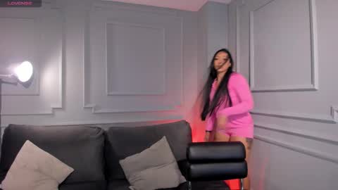 Snapshot of lizzhamilton_ chatting on 4, 10, 2025 Lizzi online show from 4, 10, 2025