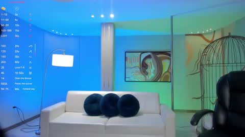 Snapshot of lizzhamilton_ chatting on 8, 10, 2025 Lizzi online show from 8, 10, 2025