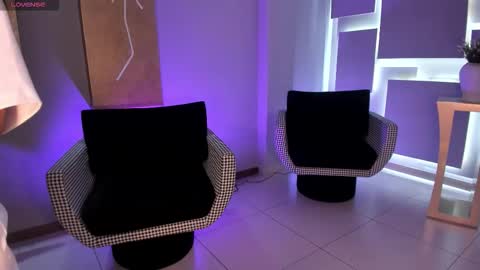 Snapshot of lizzhamilton_ chatting on 11, 10, 2025 Lizzi online show from 11, 10, 2025