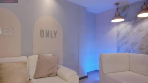 Snapshot of lizzhamilton_ chatting on 2, 11, 2025 Lizzi online show from 2, 11, 2025