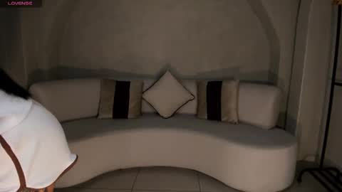 Snapshot of lizzhamilton_ chatting on 10, 11, 2025 Lizzi online show from 10, 11, 2025