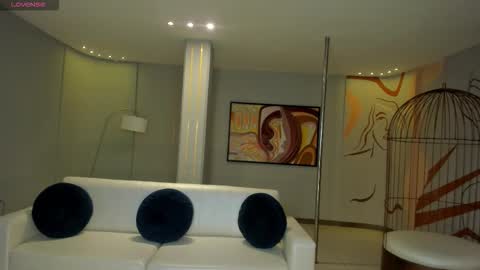 Snapshot of lizzhamilton_ chatting on 12, 11, 2025 Lizzi online show from 12, 11, 2025