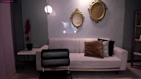 Snapshot of lizzhamilton_ chatting on 24, 11, 2025 Lizzi online show from 24, 11, 2025