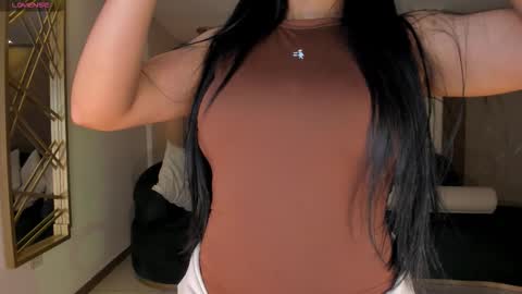 Snapshot of lizzhamilton_ chatting on 28, 11, 2025 Lizzi online show from 28, 11, 2025