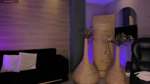 Snapshot of lizzhamilton_ chatting on 19, 12, 2025 Lizzi online show from 19, 12, 2025