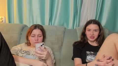 lizzi_muur online show from 17, 12, 2024