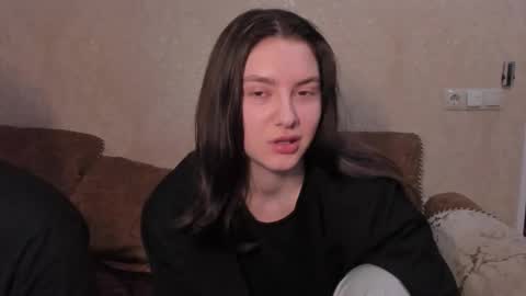 lizzi_muur online show from 7, 1, 2026