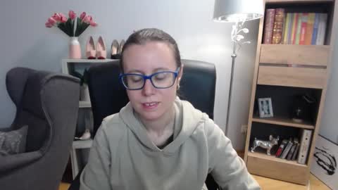 Lizzy online show from 18, 11, 2025