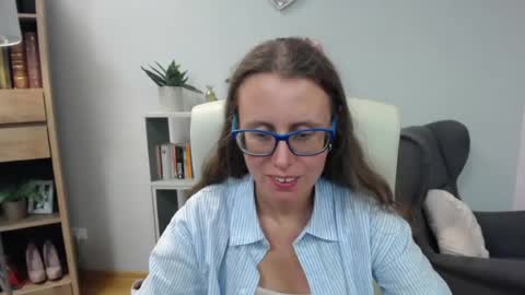 Snapshot of lizzy_sparkle chatting on 7, 7, 2026 Lizzy online show from 7, 7, 2026