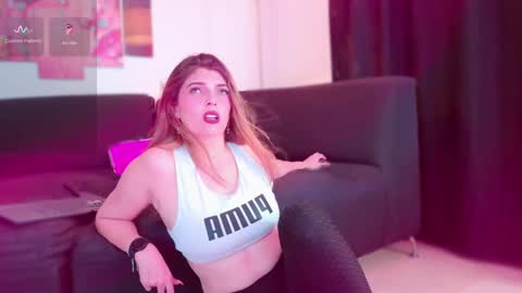 Snapshot of lizzymontana chatting on 4, 3, 2025 Liz online show from 4, 3, 2025