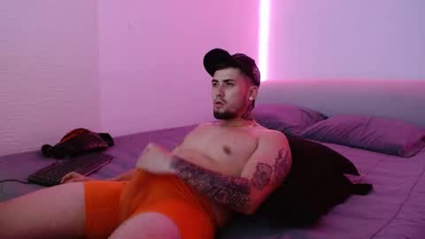 Snapshot of lliamm_2 chatting on 8, 2, 2025 lliamm 2 online show from 8, 2, 2025