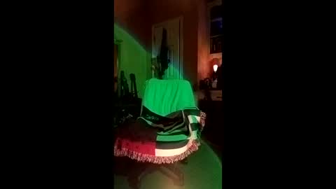 lljoey84 online show from 16, 4, 2026