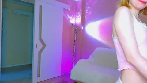 Snapshot of llovelymia chatting on 22, 6, 2026 llovelymia online show from 22, 6, 2026
