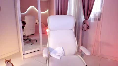 Snapshot of lm_kloeeh chatting on 11, 3, 2025 Kloe see you 28-11 to celebrate my birthday online show from 11, 3, 2025