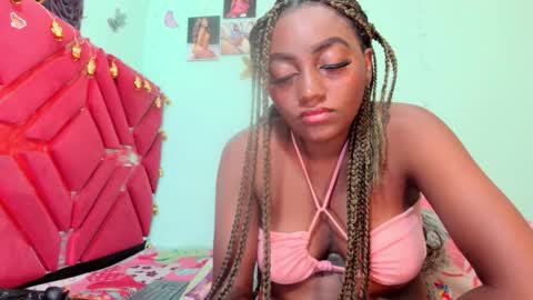 Snapshot of loaisisadaams chatting on 18, 9, 2025 loaisisAdamss online show from 18, 9, 2025