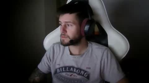 Snapshot of lobotomy54 chatting on 24, 11, 2025 lobo online show from 24, 11, 2025