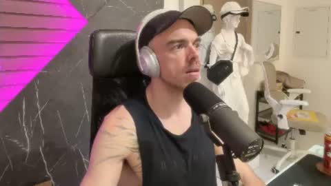 Snapshot of logan__kelly chatting on 31, 7, 2026 logan__kelly online show from 31, 7, 2026