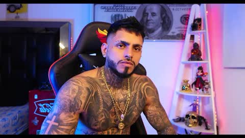 Snapshot of logan_hugh8 chatting on 5, 3, 2025 logan_hugh8 online show from 5, 3, 2025