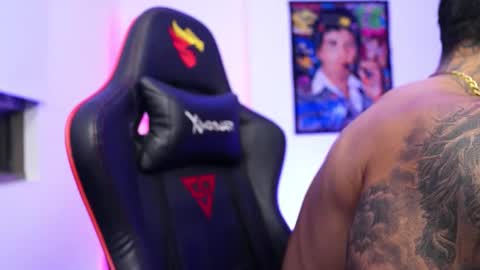 Snapshot of logan_hugh8 chatting on 23, 11, 2025 logan_hugh8 online show from 23, 11, 2025