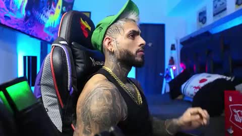 logan_hugh8 online show from 10, 2, 2026