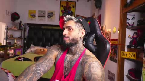 logan_hugh8 online show from 25, 5, 2026