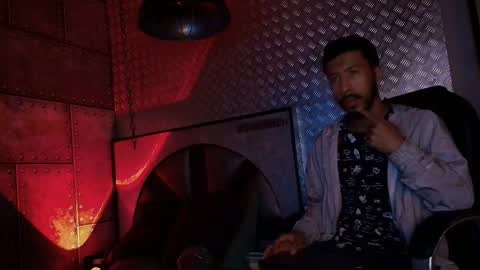 Snapshot of logan_mercer chatting on 3, 12, 2025 logan_mercer online show from 3, 12, 2025