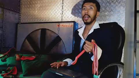 Snapshot of logan_mercer chatting on 4, 12, 2025 logan_mercer online show from 4, 12, 2025