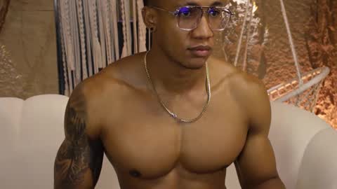 logan_varela online show from 10, 9, 2025