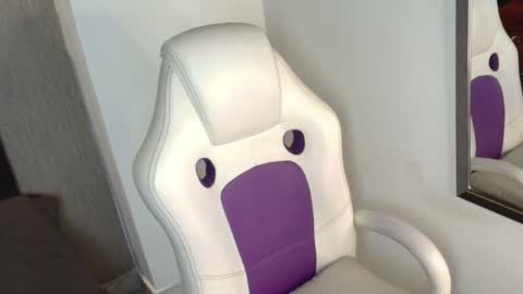 Loganfoster  online show from 12, 1, 2026