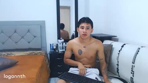 Snapshot of logannthh chatting on 17, 12, 2024 logannthh online show from 17, 12, 2024