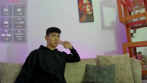 Snapshot of logantwink18 chatting on 18, 11, 2025 logantwink18 online show from 18, 11, 2025