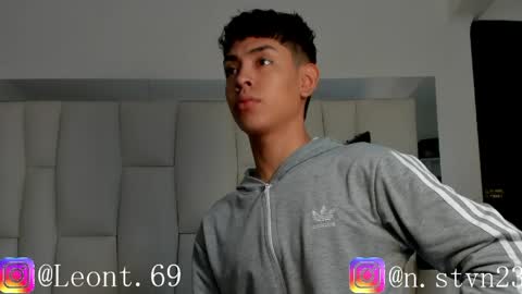 logantwink18 online show from 20, 4, 2026