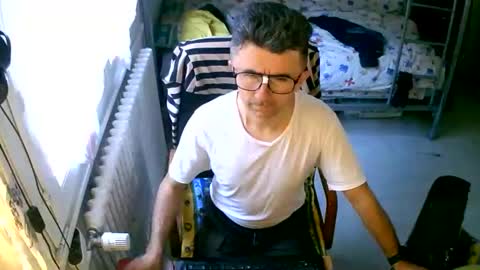 Snapshot of lokoum39 chatting on 8, 11, 2025 lokoum39 online show from 8, 11, 2025