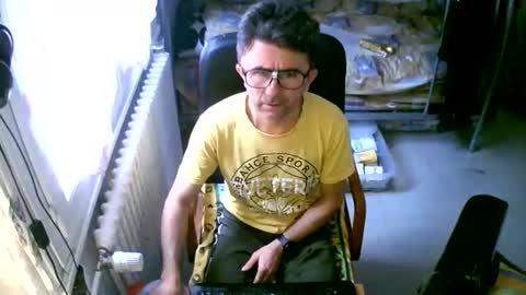 Snapshot of lokoum39 chatting on 2, 12, 2025 lokoum39 online show from 2, 12, 2025