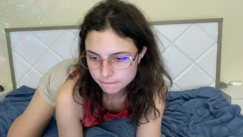 lola_aspis online show from 3, 10, 2025