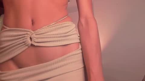 Snapshot of lola_cocks chatting on 27, 12, 2024 mara online show from 27, 12, 2024