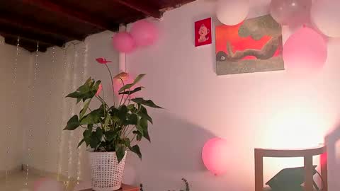 Snapshot of lola_cocks chatting on 12, 1, 2025 mara online show from 12, 1, 2025