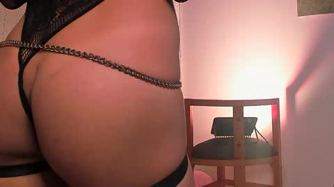 Snapshot of lola_cocks chatting on 21, 1, 2025 mara online show from 21, 1, 2025