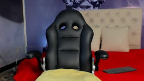 lola red online show from 15, 2, 2025