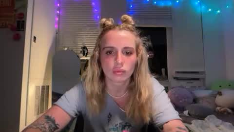 Snapshot of lolaa555 chatting on 23, 7, 2026 lolaa555 online show from 23, 7, 2026